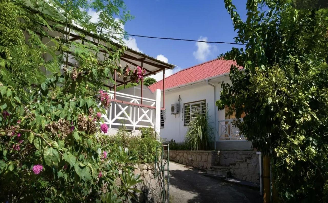 Maison De Vacanze Baie Sainte Anne Εξωτερικό φωτογραφία